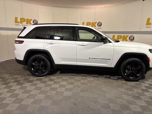 2022 Jeep Grand Cherokee Altitude
