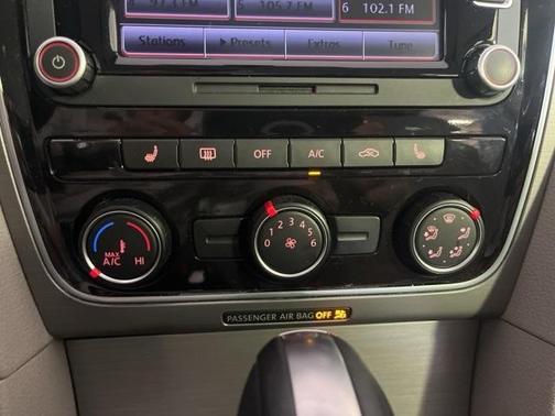 2014 Volkswagen Passat 1.8T Sport