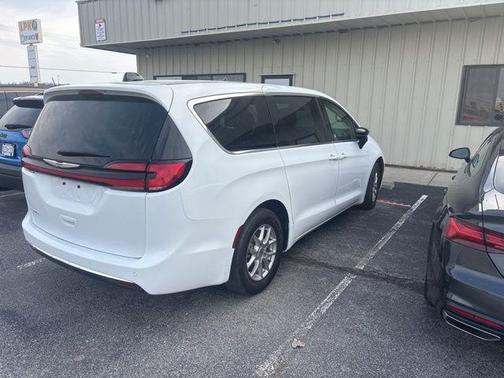 Bright White Clearcoat 2024 Chrysler Pacifica Touring-L