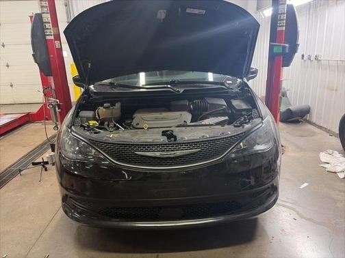 2024 Chrysler Voyager LX