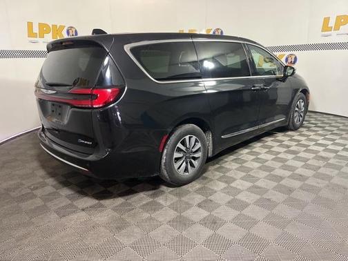 2023 Chrysler Pacifica Hybrid Limited