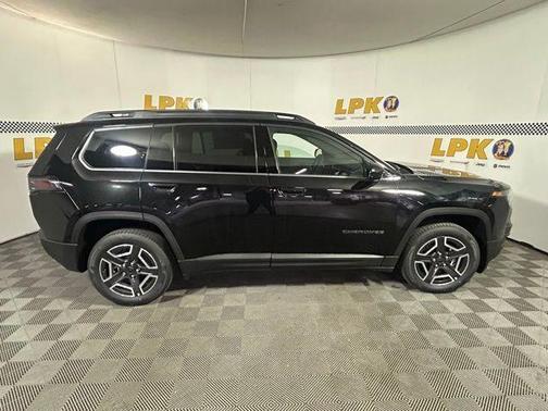 Diamond Black 2026 Jeep Cherokee LAREDO/LIMITED