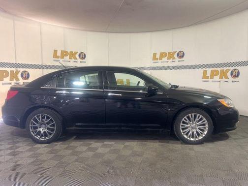 2013 Chrysler 200 LX