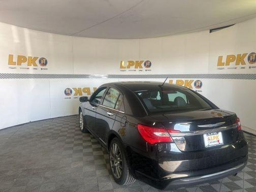 2013 Chrysler 200 LX