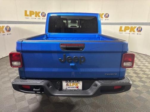 2026 Jeep Gladiator Sport