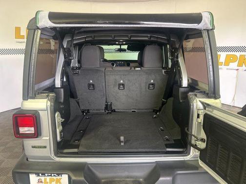 Silver Zynith Clearcoat 2022 Jeep Wrangler Unlimited Sport