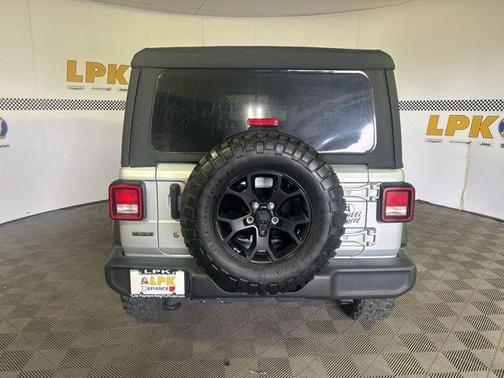 Silver Zynith Clearcoat 2022 Jeep Wrangler Unlimited Sport