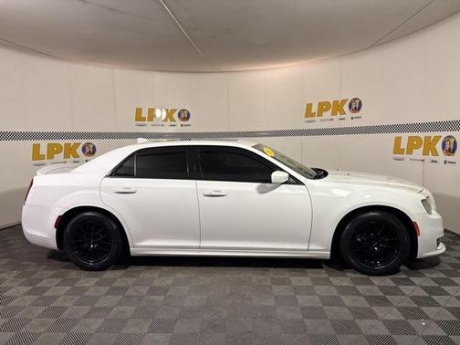 2017 Chrysler 300 S
