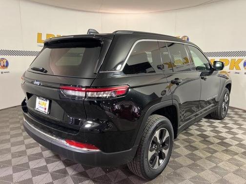 2025 Jeep Grand Cherokee 4xe Base