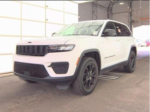 2024 Jeep Grand Cherokee Laredo