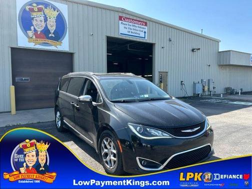 Brilliant Black Crystal Pearlcoat 2020 Chrysler Pacifica Limited