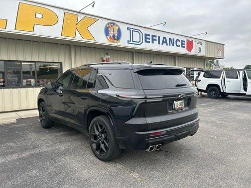 Black Metallic 2024 Chevrolet Traverse RS