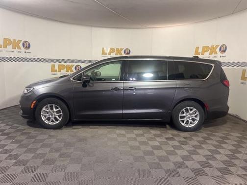 2023 Chrysler Pacifica Touring-L