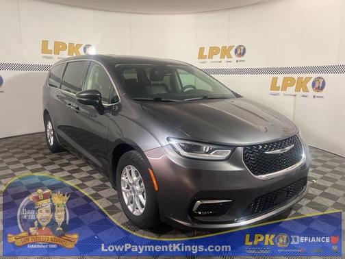 2023 Chrysler Pacifica Touring-L