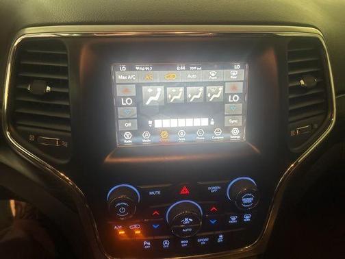 2020 Jeep Grand Cherokee Laredo E