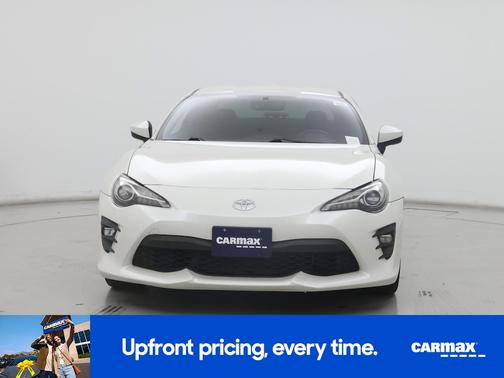 White 2017 Toyota 86