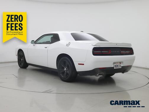 White 2019 Dodge Challenger SXT