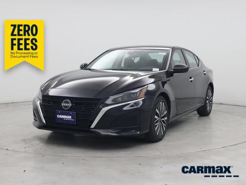 Black 2024 Nissan Altima SV
