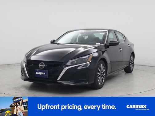 Black 2024 Nissan Altima SV