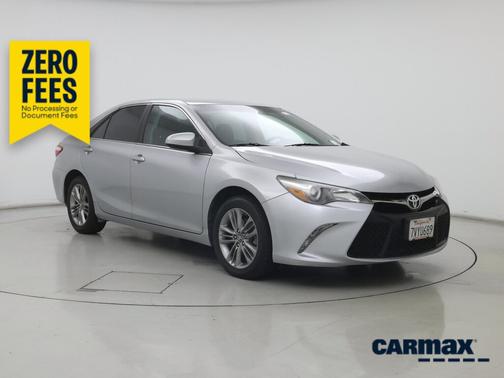 Silver 2017 Toyota Camry SE