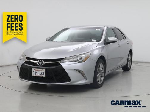 Silver 2017 Toyota Camry SE