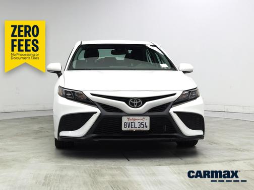 White 2021 Toyota Camry SE