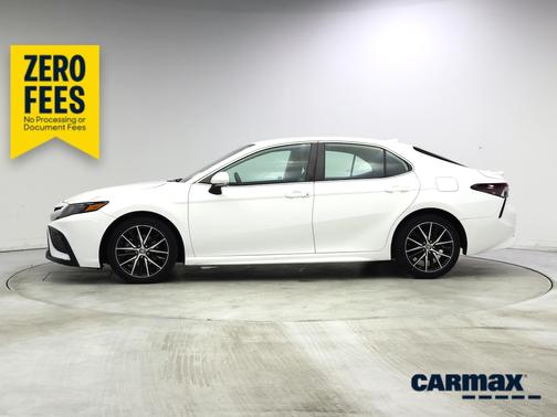 White 2021 Toyota Camry SE