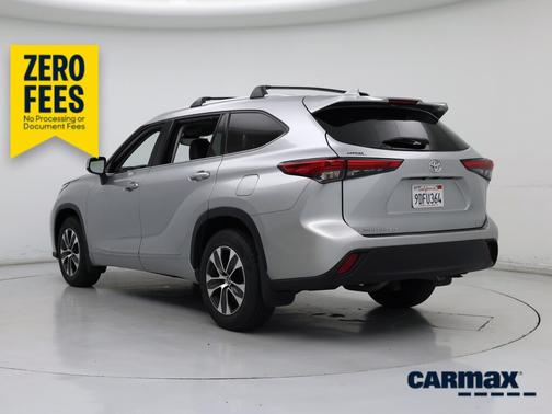 Silver 2022 Toyota Highlander XLE