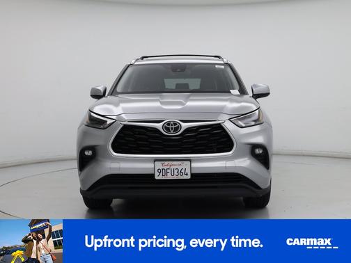 Silver 2022 Toyota Highlander XLE