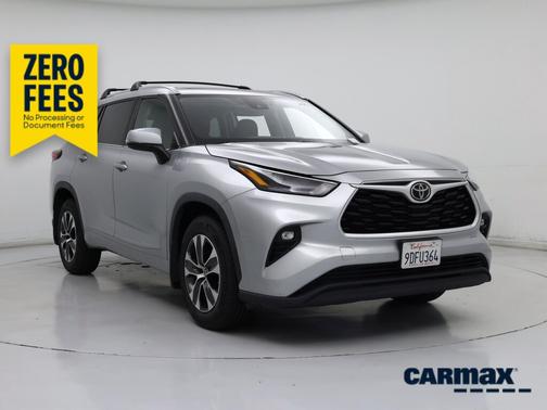 Silver 2022 Toyota Highlander XLE