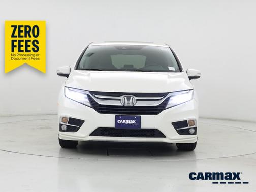 White 2018 Honda Odyssey Elite