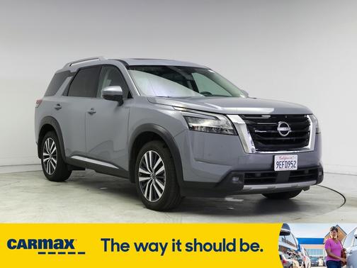 2022 Nissan Pathfinder Platinum