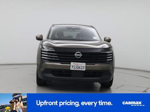 Brown 2025 Nissan Kicks SV