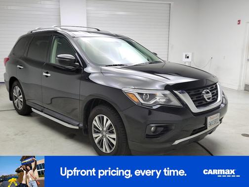 2020 Nissan Pathfinder SV