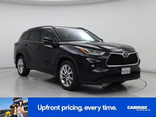 Black 2023 Toyota Highlander Hybrid Limited