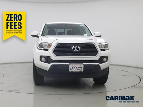 White 2016 Toyota Tacoma SR5