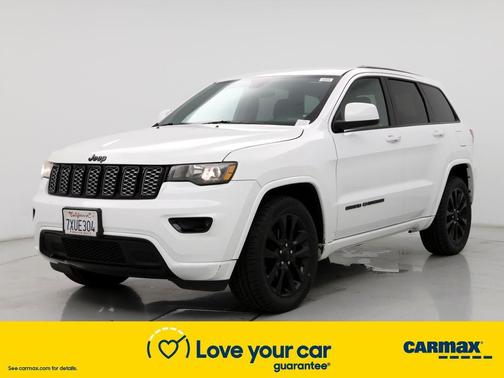Photo 4 of 25 of 2017 Jeep Grand Cherokee Altitude