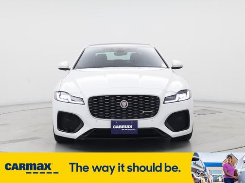 2022 Jaguar XF SE