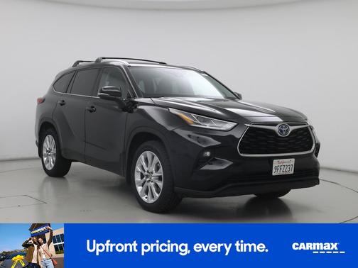 Black 2023 Toyota Highlander Hybrid Limited