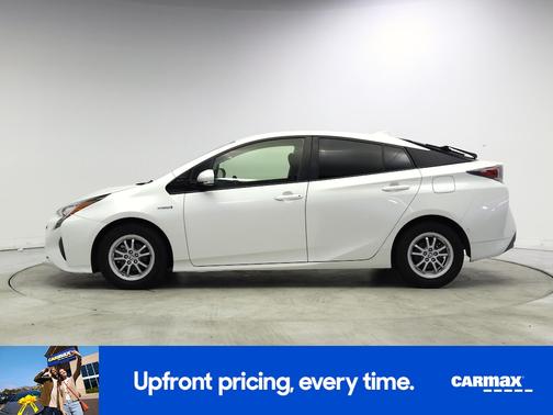 White 2017 Toyota Prius Two