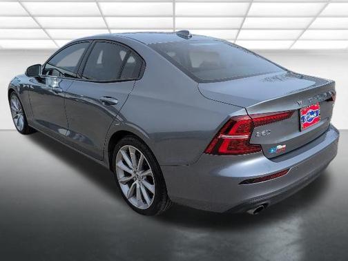 2020 Volvo S60 T5 Momentum