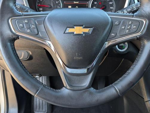 Silver Ice Metallic 2019 Chevrolet Equinox 1LT