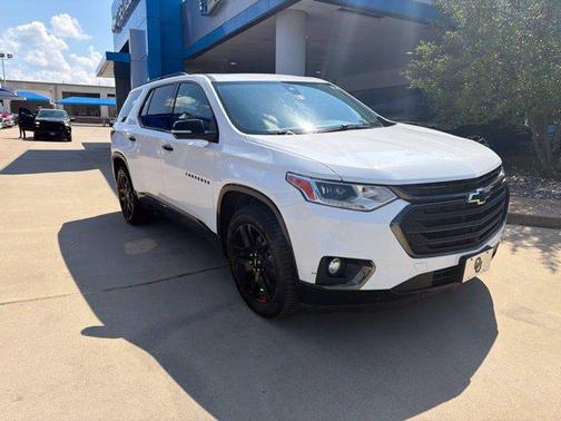 Summit White 2021 Chevrolet Traverse Premier