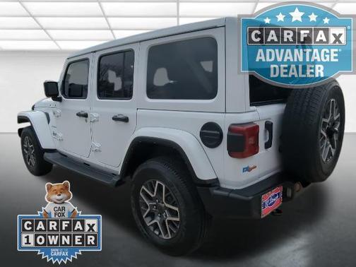 2024 Jeep Wrangler 4-Door Sahara 4x4