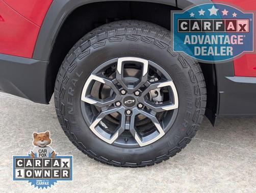 Radiant Red Tintcoat 2026 Chevrolet Equinox FWD ACTIV