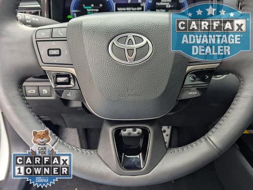 Wind Chill Pearl/Midnight Black Metallic 2025 Toyota Camry XSE