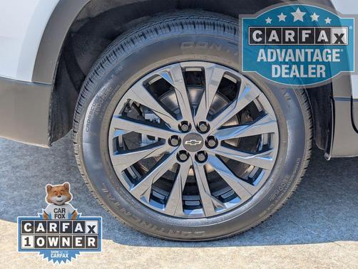 Summit White 2023 Chevrolet Traverse RS
