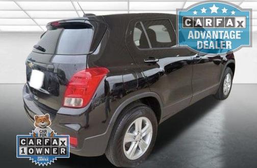 Mosaic Black Metallic 2022 Chevrolet Trax LS