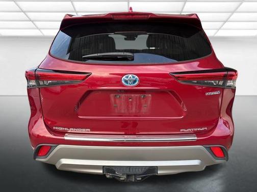 2021 Toyota Highlander Hybrid Platinum