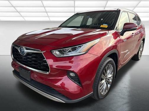 2021 Toyota Highlander Hybrid Platinum